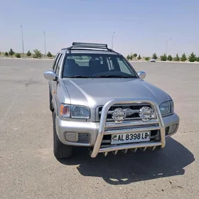 Nissan Pathfinder 2001