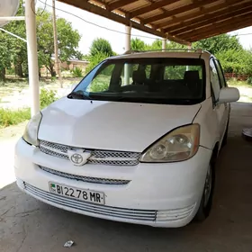 Toyota Sienna 2004