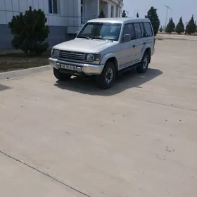 Mitsubishi Montero 1994