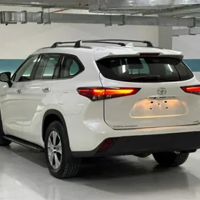 Toyota Highlander 2021