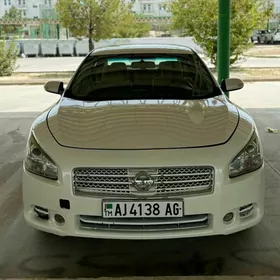 Nissan Maxima 2010