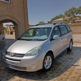 Toyota Sienna 2005