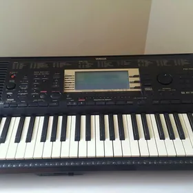 YAMAHA PSR 730