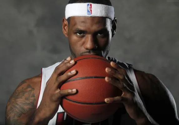 Lebron Jeýms Olimpiada gatnaşýan ilkinji milliarder