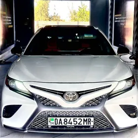 Toyota Camry 2018