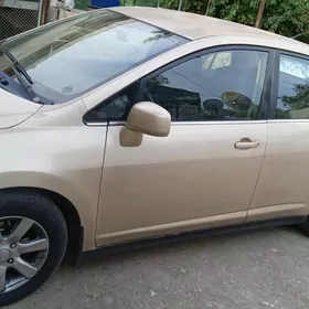 Nissan Versa 2008