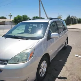 Toyota Sienna 2004