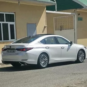 Lexus ES 350 2022