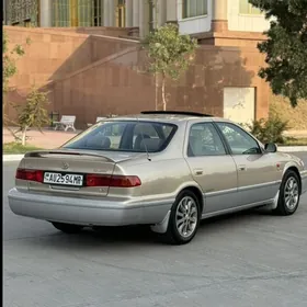 Toyota Camry 2001