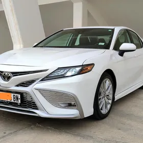 Toyota Camry 2021