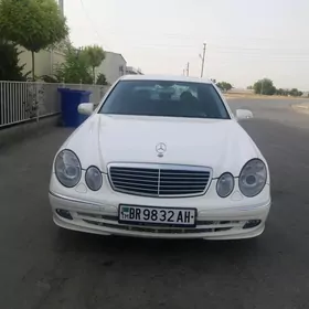 Mercedes-Benz E320 2003