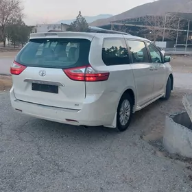 Toyota Sienna 2018