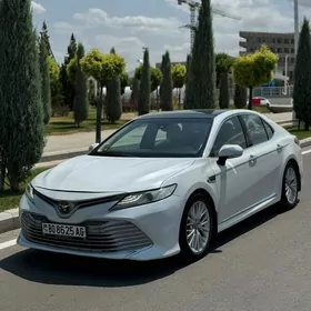 Toyota Camry 2018