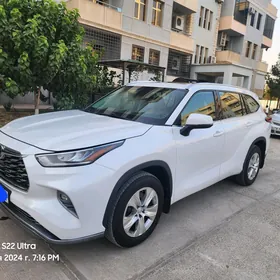 Toyota Highlander 2020