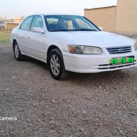 Toyota Camry 2000