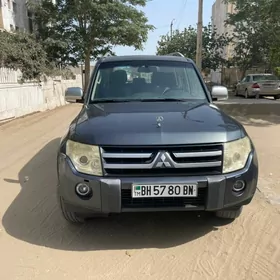 Mitsubishi Pajero 2009