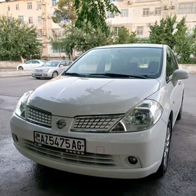 Nissan Tiida 2008