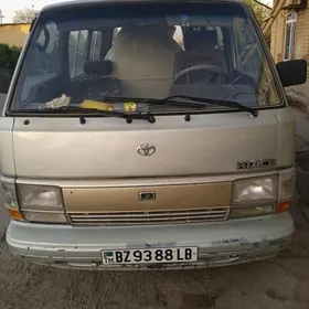 Toyota Hiace 1989