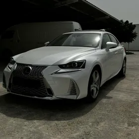 Lexus IS 300 2019