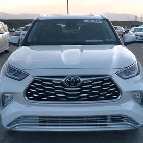 Toyota Highlander 2021