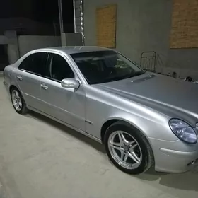 Mercedes-Benz E320 2004