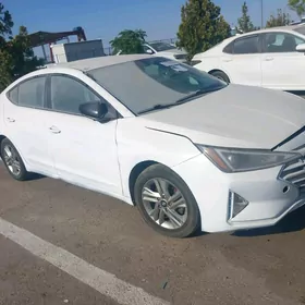 Hyundai Elantra 2019