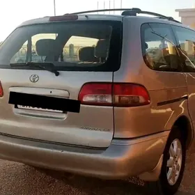 Toyota Sienna 2002