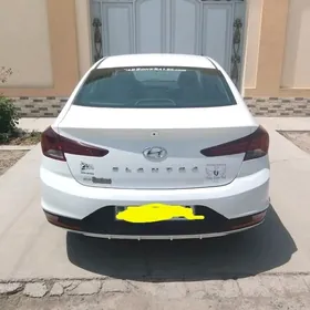 Hyundai Elantra 2019