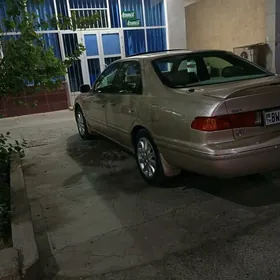 Toyota Camry 2001