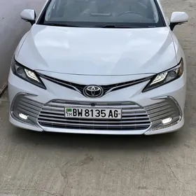 Toyota Camry 2021