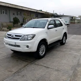 Toyota Fortuner 2008