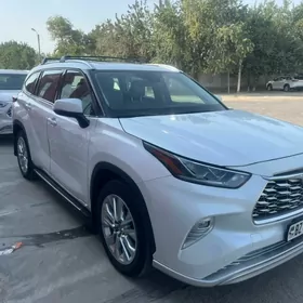 Toyota Highlander 2022