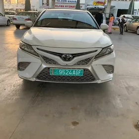 Toyota Camry 2018