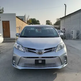 Toyota Sienna 2020