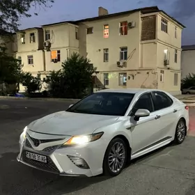 Toyota Camry 2018