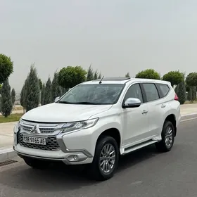 Mitsubishi Montero 2019