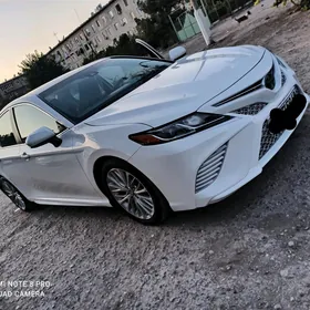 Toyota Camry 2018