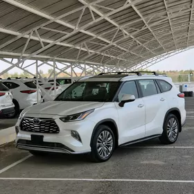 Toyota Highlander 2021