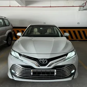 Toyota Camry 2018