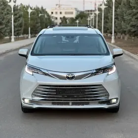 Toyota Sienna 2021