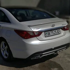 Hyundai Sonata 2011