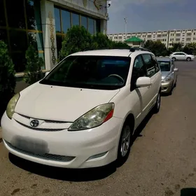 Toyota Sienna 2008