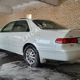 Toyota Camry 2000