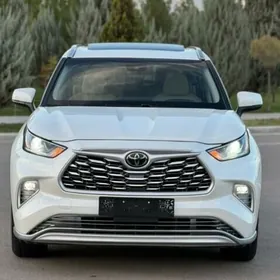 Toyota Highlander 2021