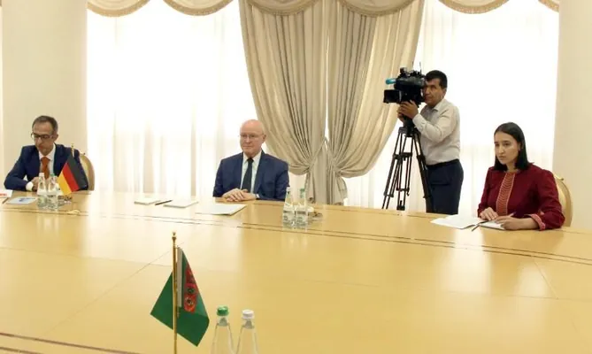 Глава МИД Туркменистана встретился с новым послом Германии