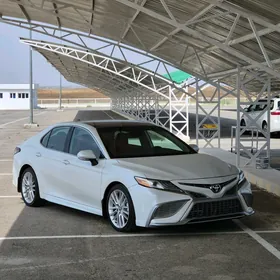 Toyota Camry 2021