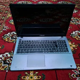 Noutbuk asus i3