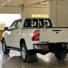 Toyota Hilux 2024