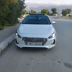 Hyundai Elantra GT 2019