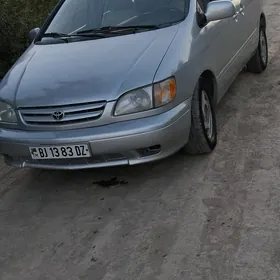 Toyota Sienna 2002